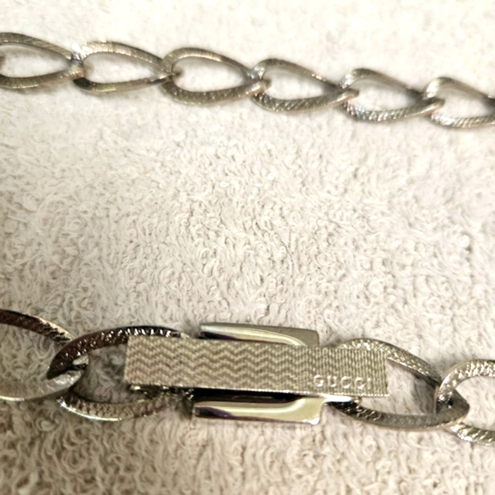 GUCCI AUTHENTIC WOMEN'S VINTAGE SILVER LINK BELT. LOGO ON CLASP. 📸